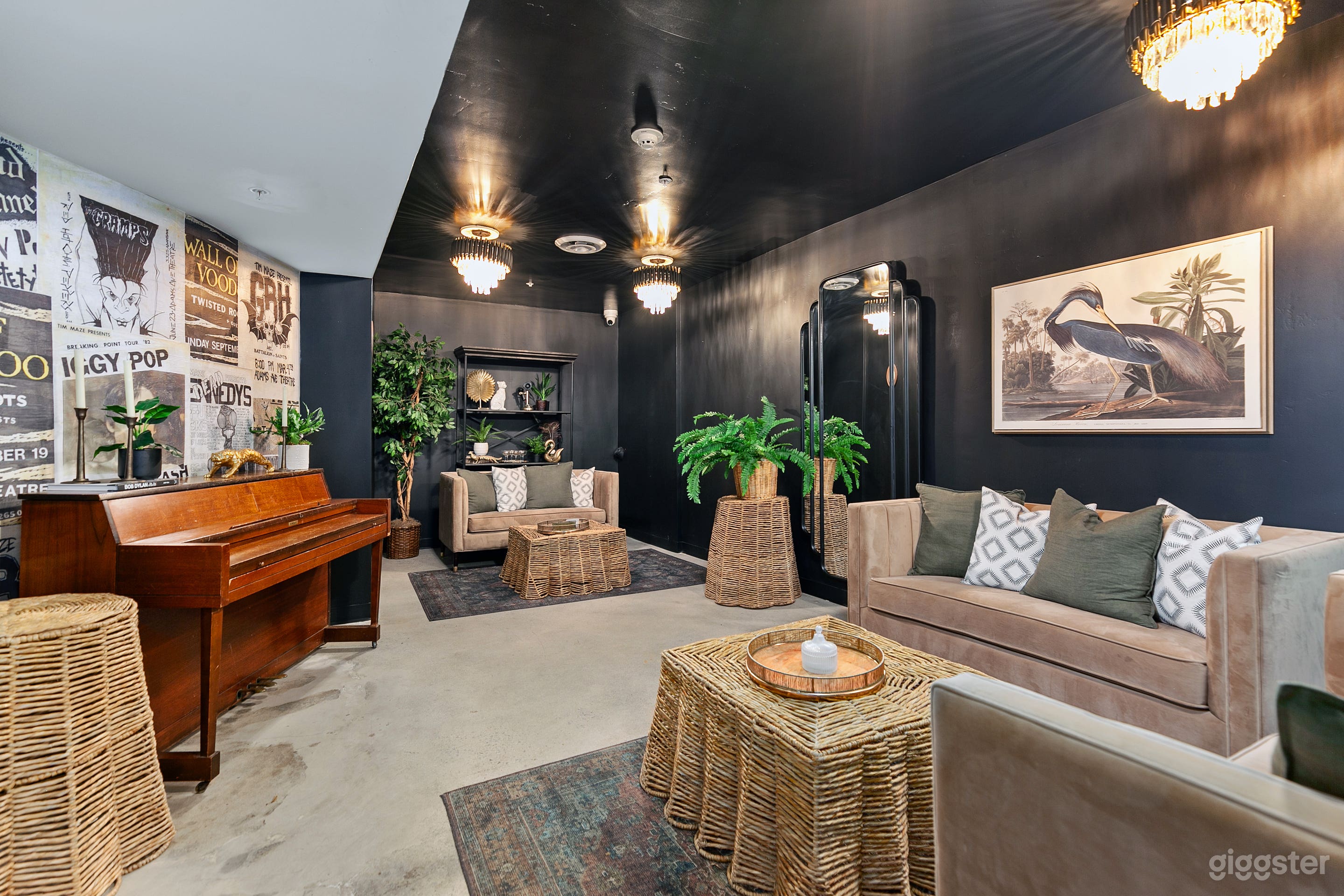 Chic Neighborhood Theater with Historic Roots Photo 4