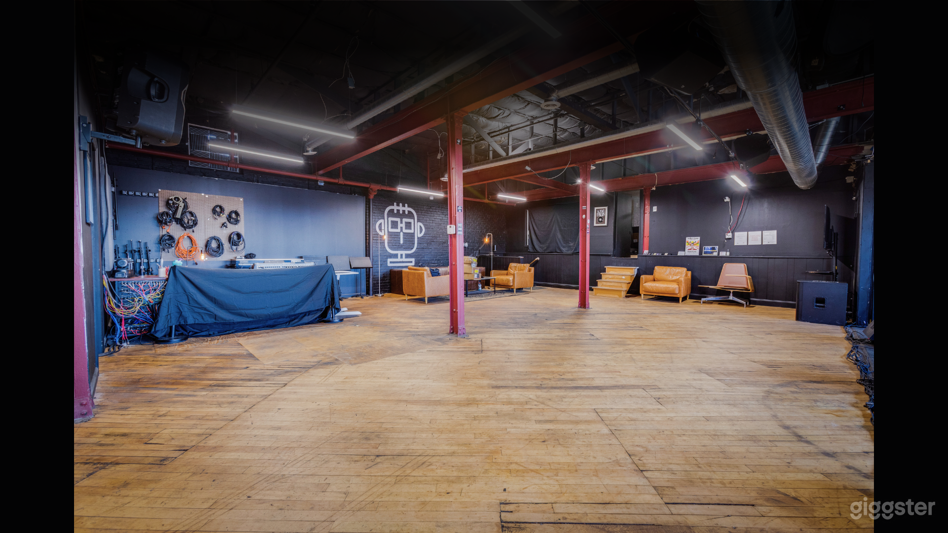 Elevated-Industrial Studio Minutes from Downtown Photo 4