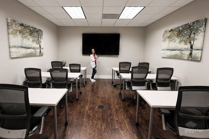 Large Meeting Room in Magnolia Photo 4
