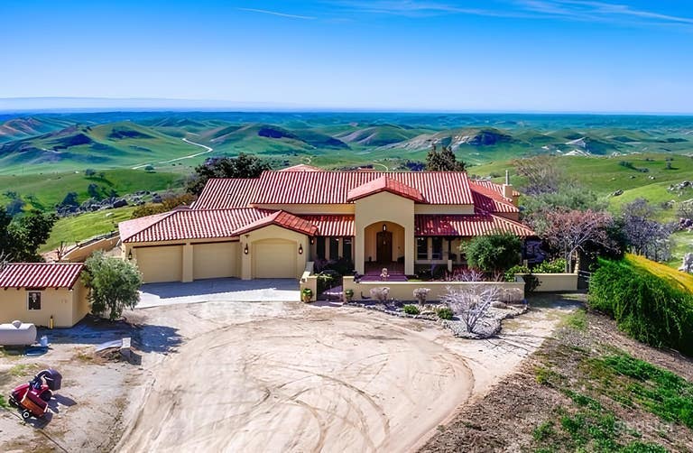  Luxury 80-acre Estate with Expansive Outdoor Oasis Buyout 