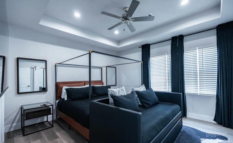  Midtown House with multiple rooms 