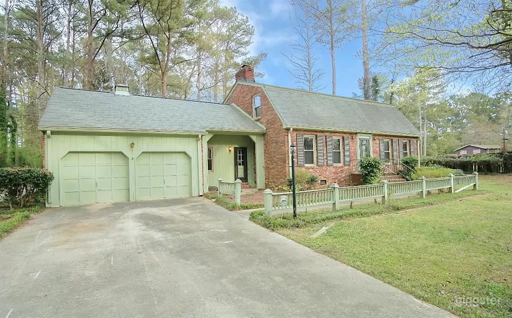 2.2 Acres Luxury Estate Oasis Retreat- Vintage Mod Photo 3