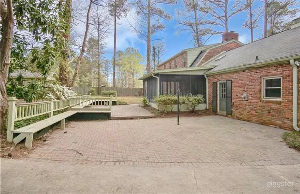 2.2 Acres Luxury Estate Oasis Retreat- Vintage Mod Photo 2