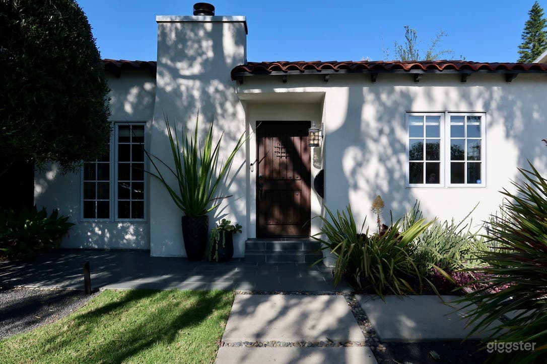 Bright Spanish Bungalow Home in the Heart of Culver City Photo 3