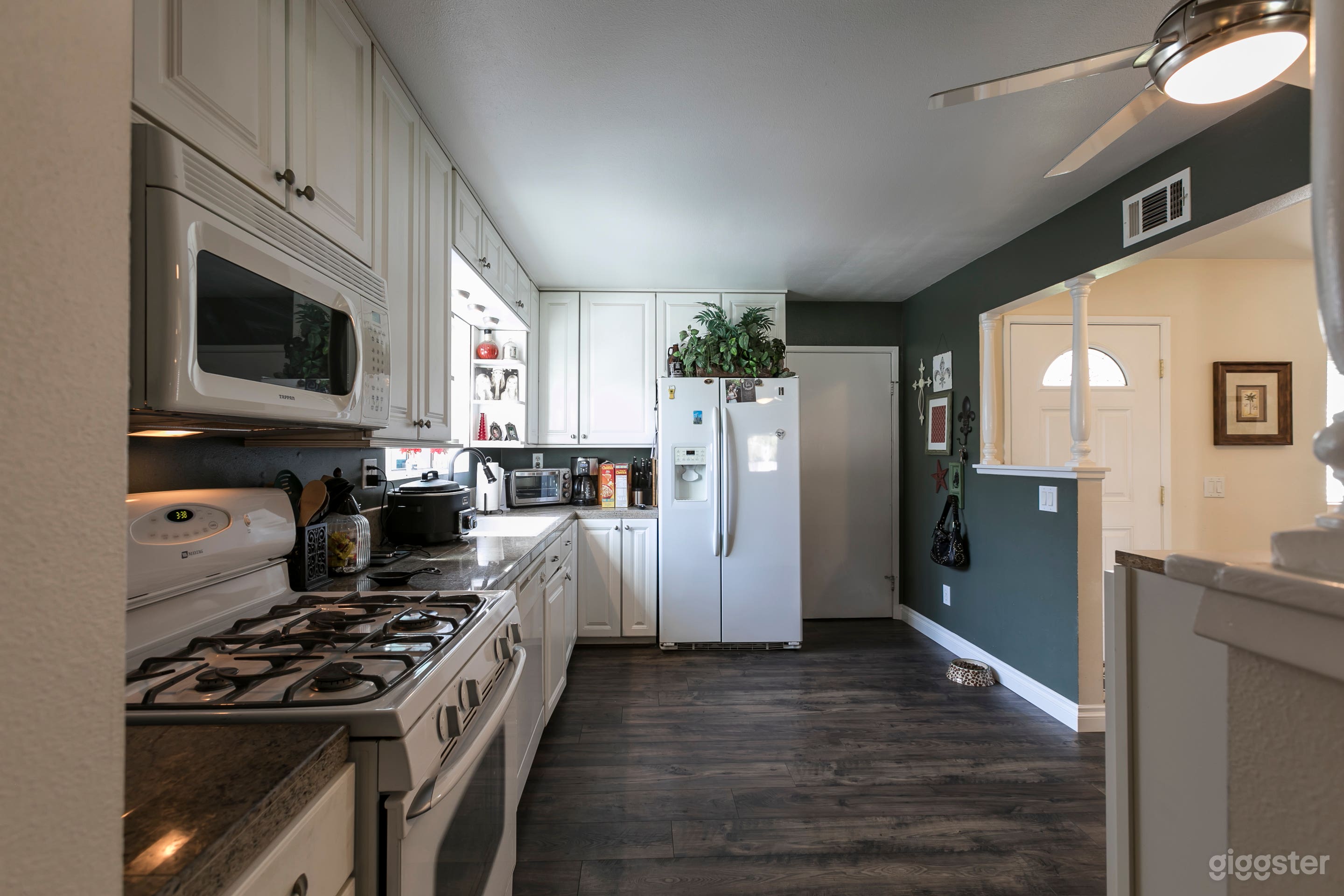 1960's Middle America Canyon Country Park Home Photo 4