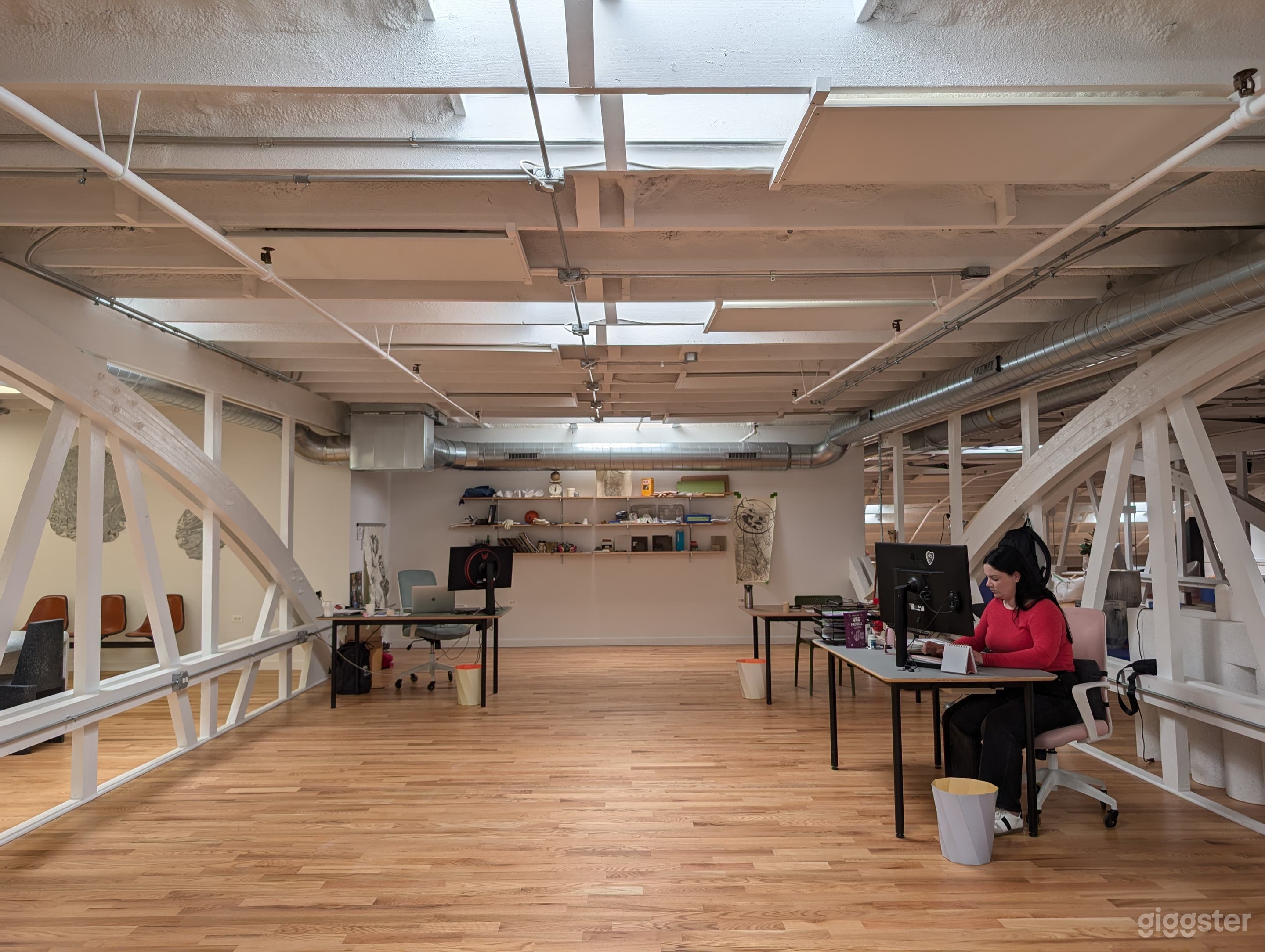 Premier Daylight Warehouse/Studio Photo 2