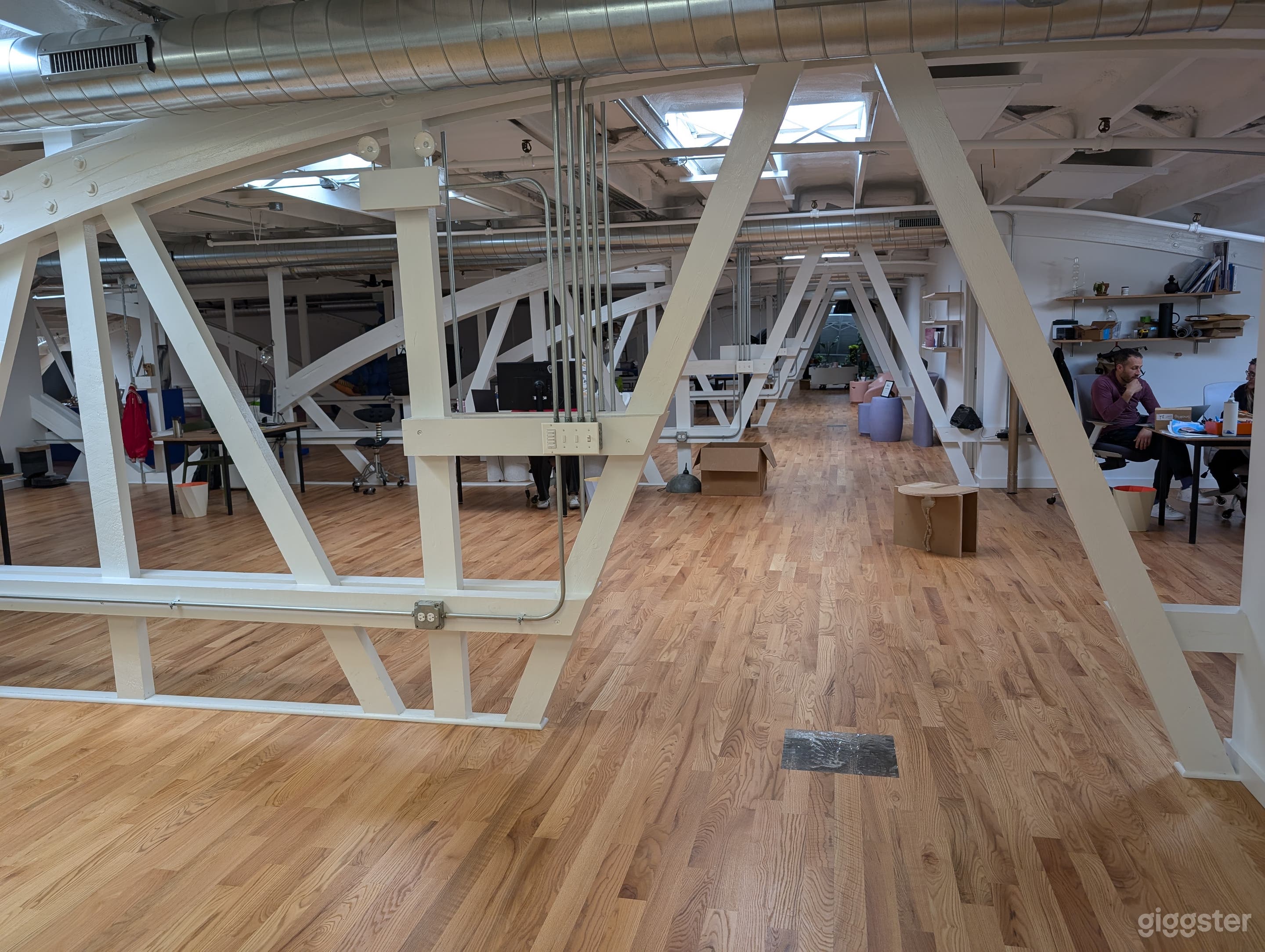 Premier Daylight Warehouse/Studio Photo 3