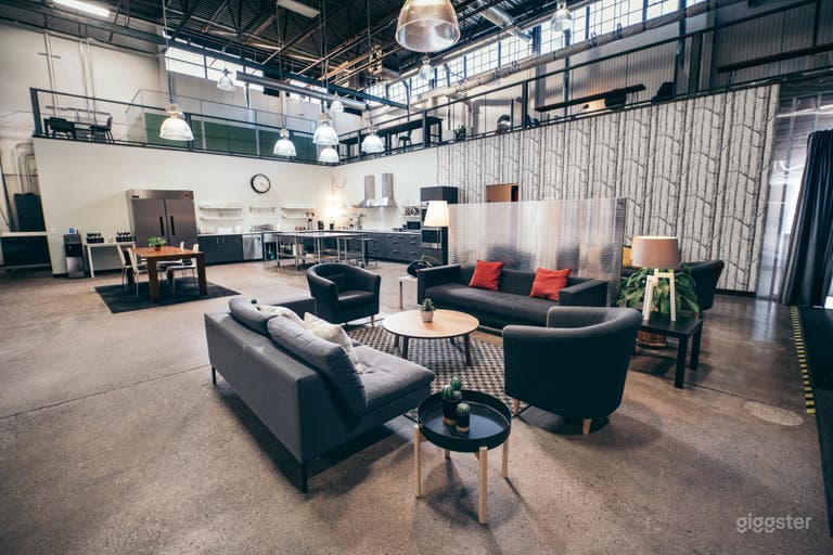  Open lounge, north end 