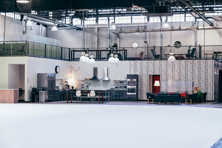  alternate view of lounge 