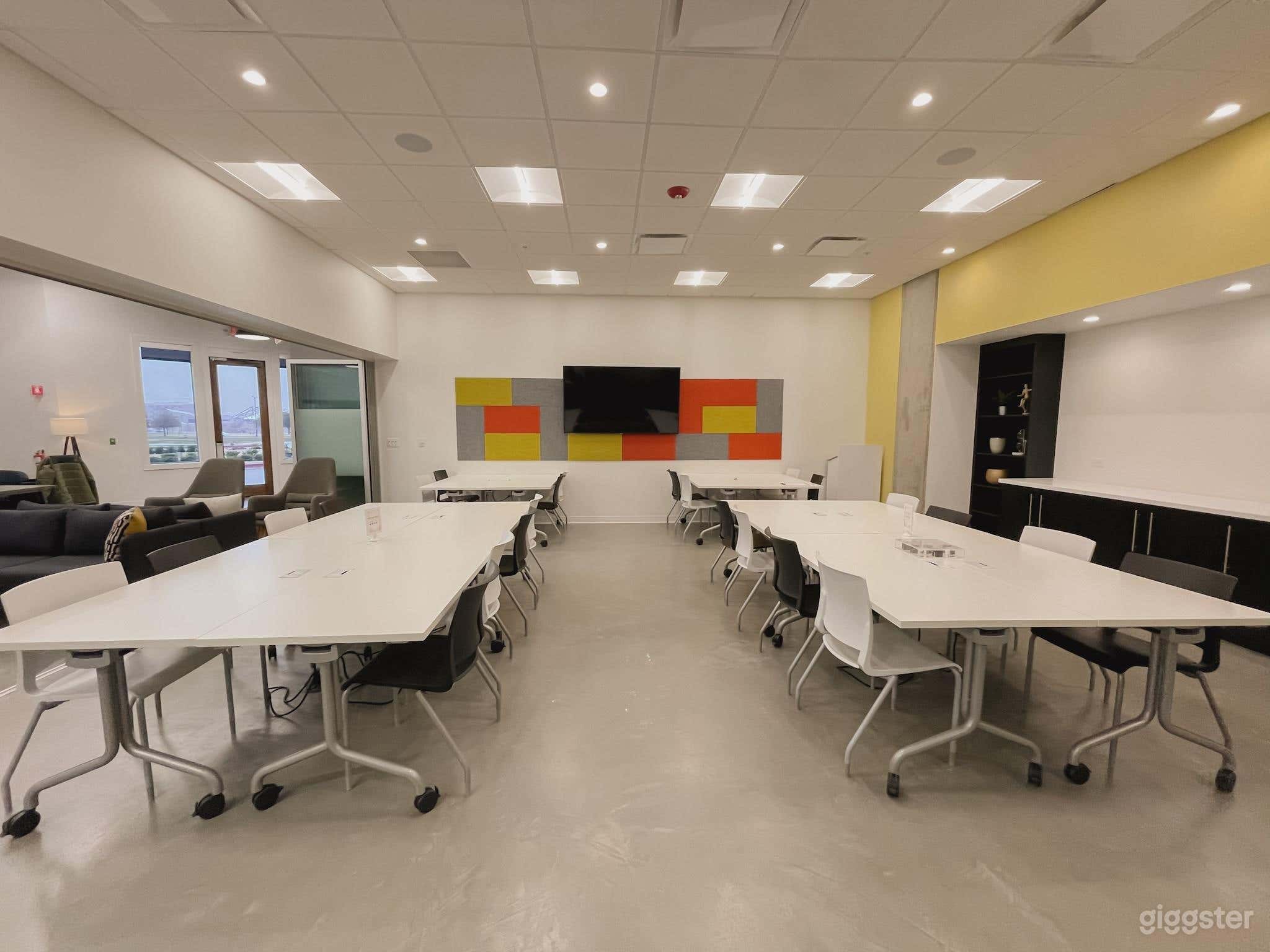 Hub Project Room Photo 2