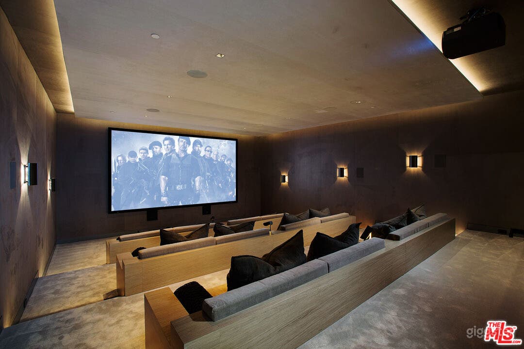 A Beverly Hills Masterpiece Photo 4