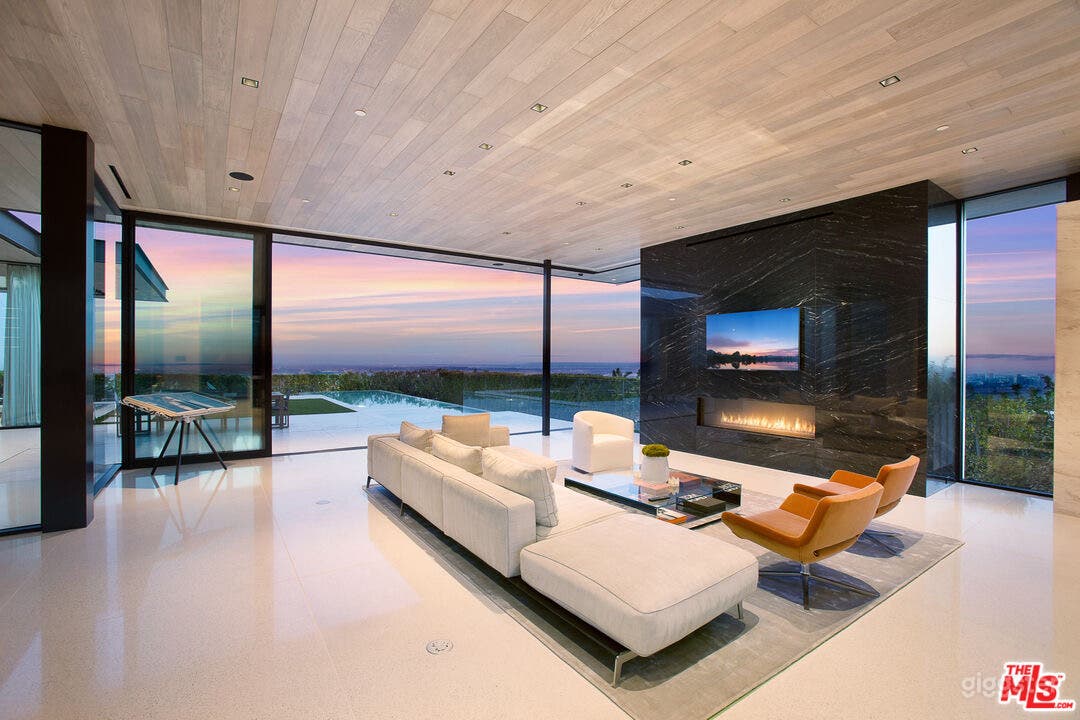 A Beverly Hills Masterpiece Photo 3