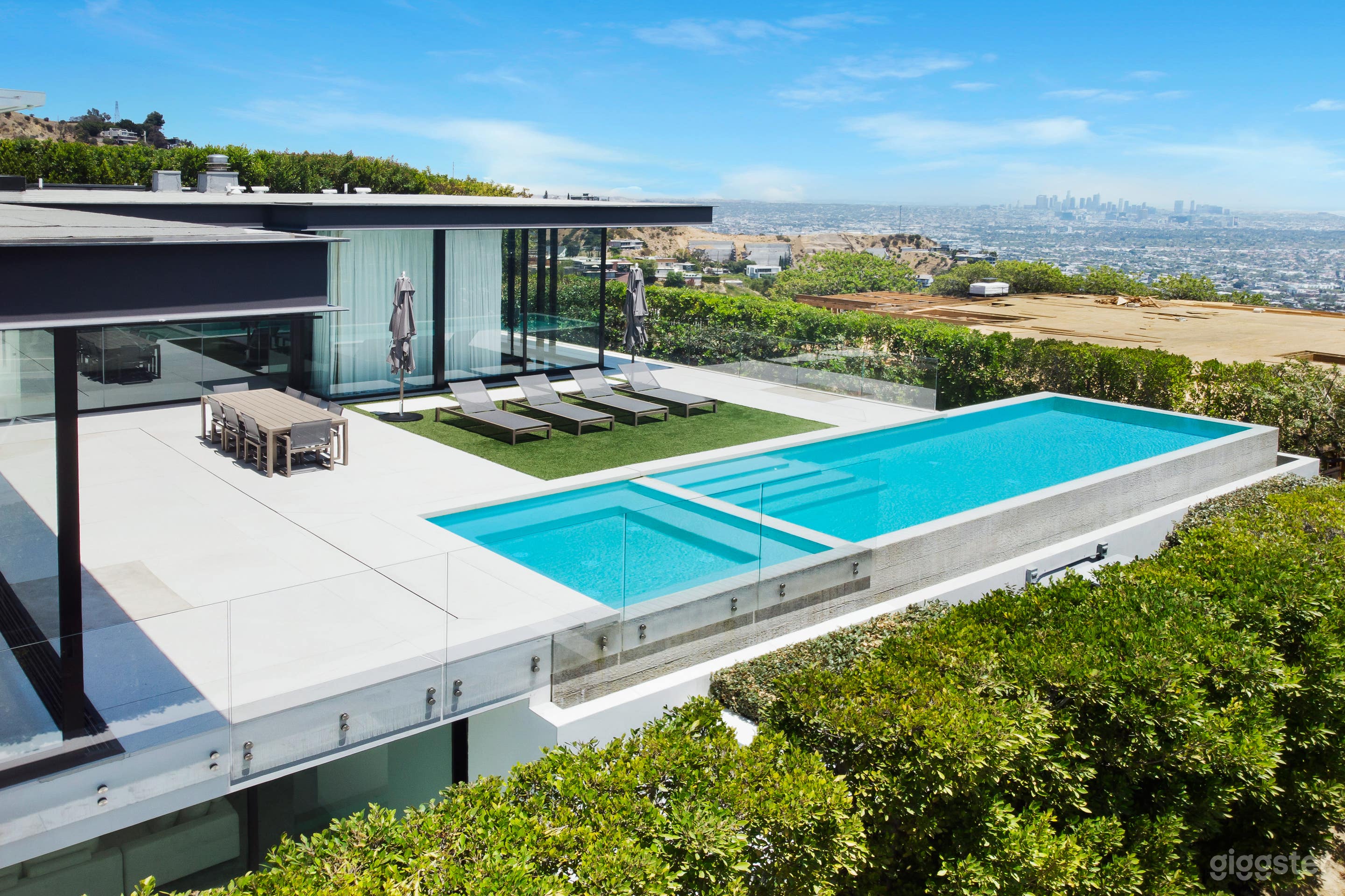 A Beverly Hills Masterpiece Photo 1