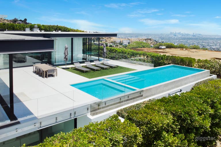  A Beverly Hills Masterpiece 