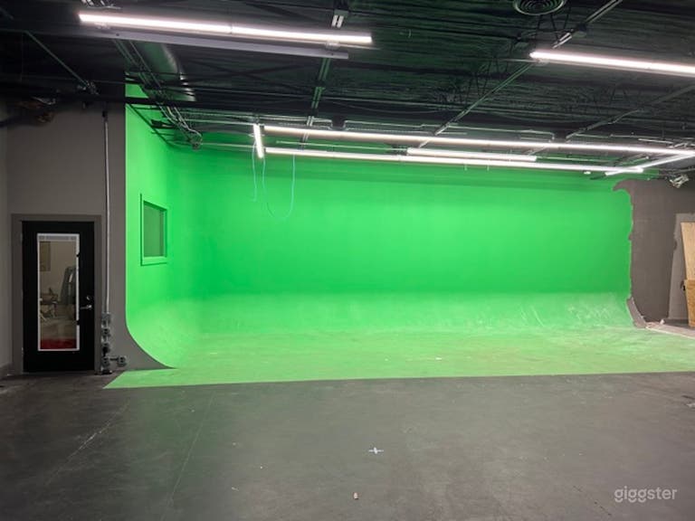  Warehouse CYC Wall great for photos/videos  