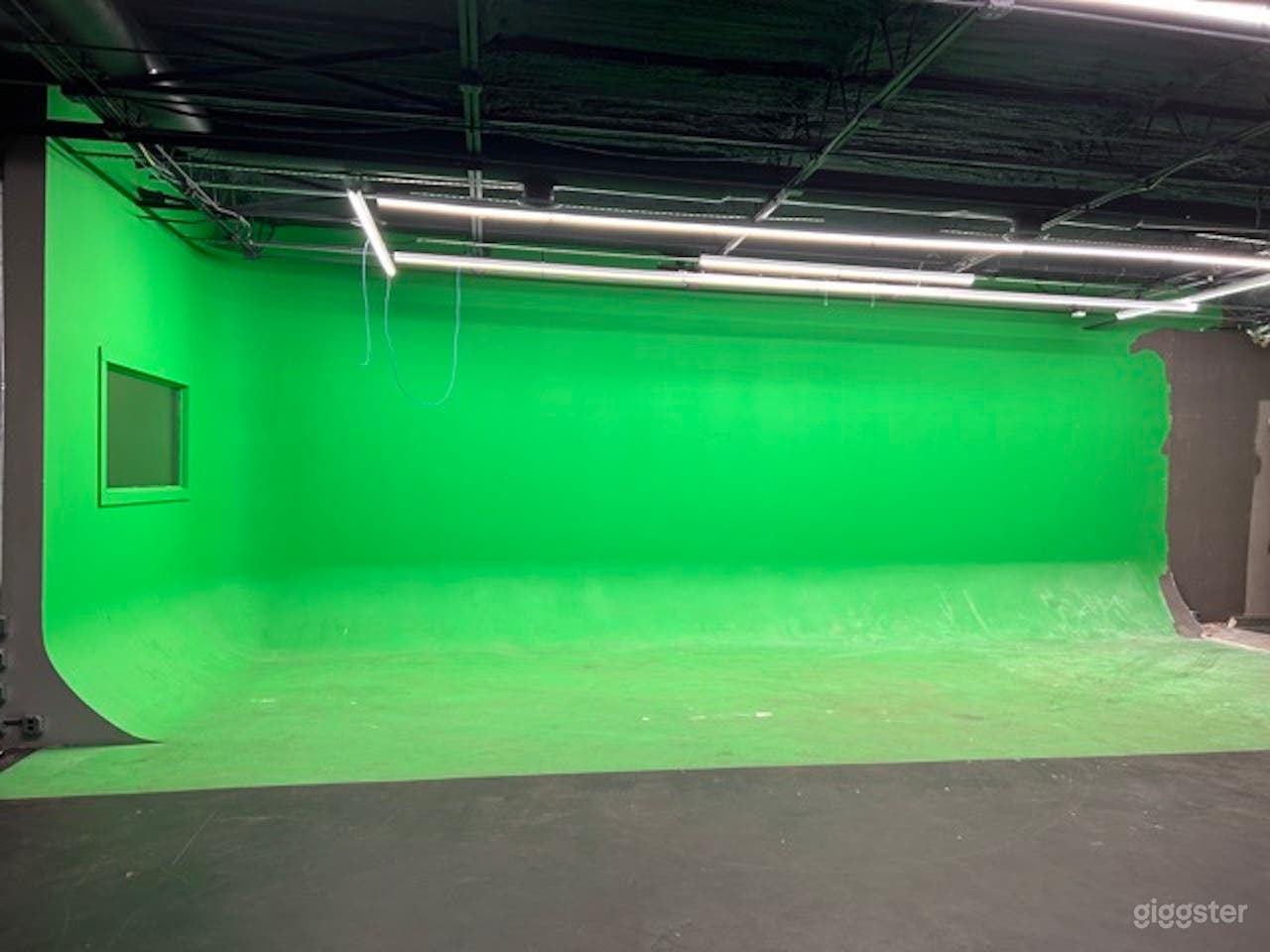 Warehouse CYC Wall great for photos/videos  Photo 2