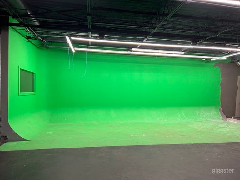  Warehouse CYC Wall great for photos/videos  