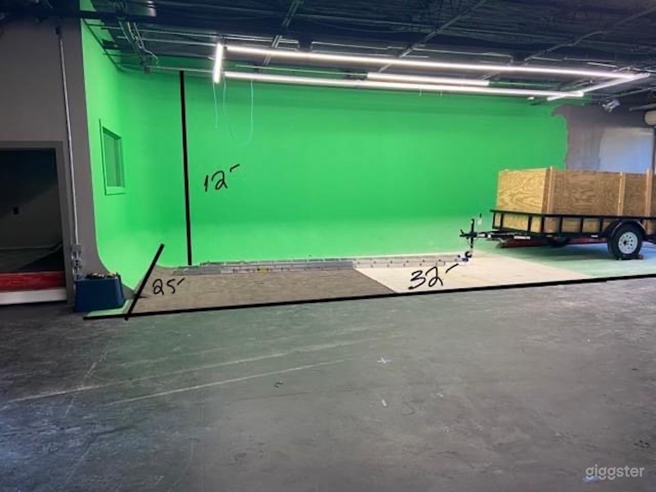 CYC wall. Length 32' x Width 25' x Height 12' to the rafters.