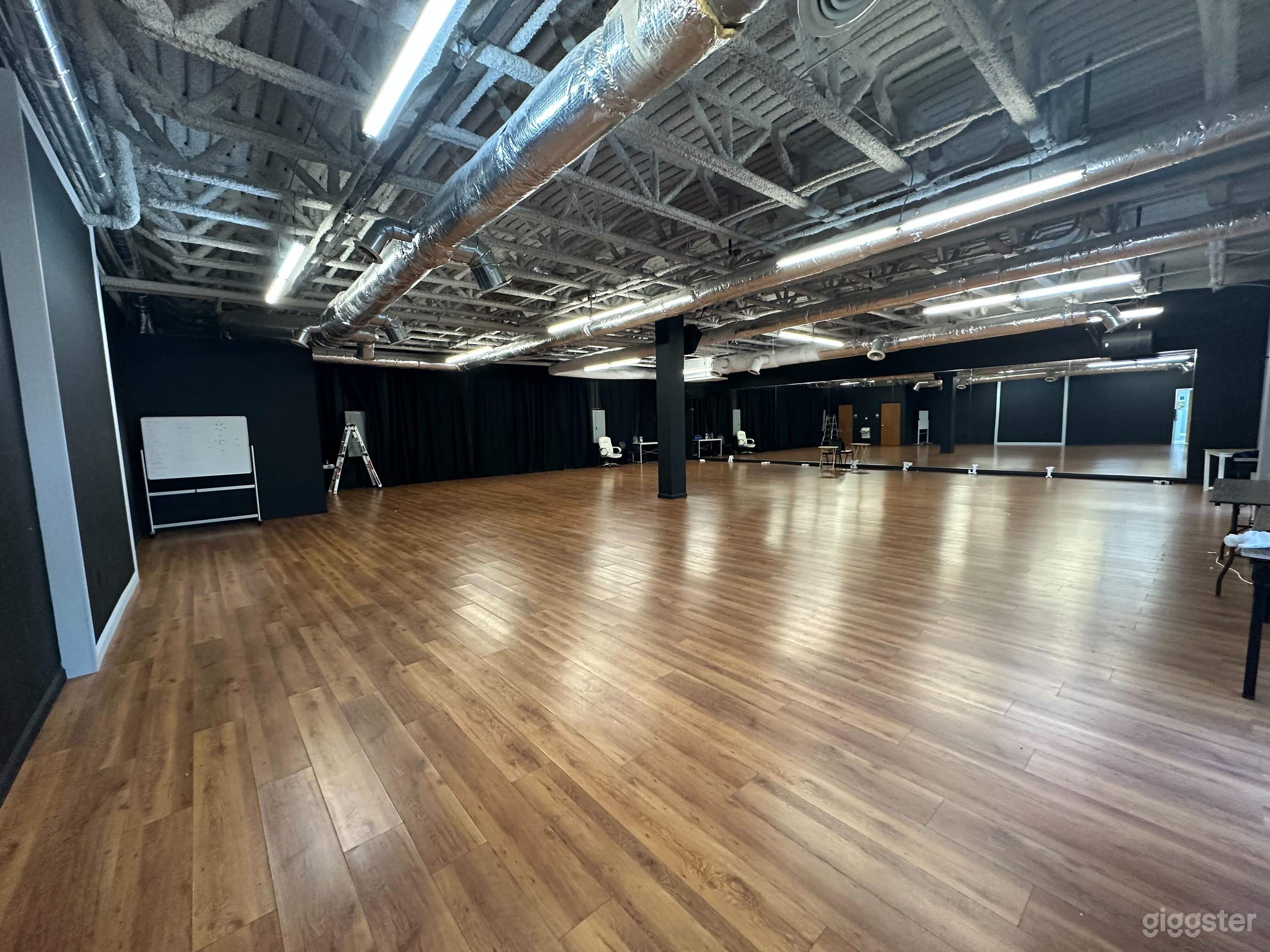 The Ambient Room Photo 1