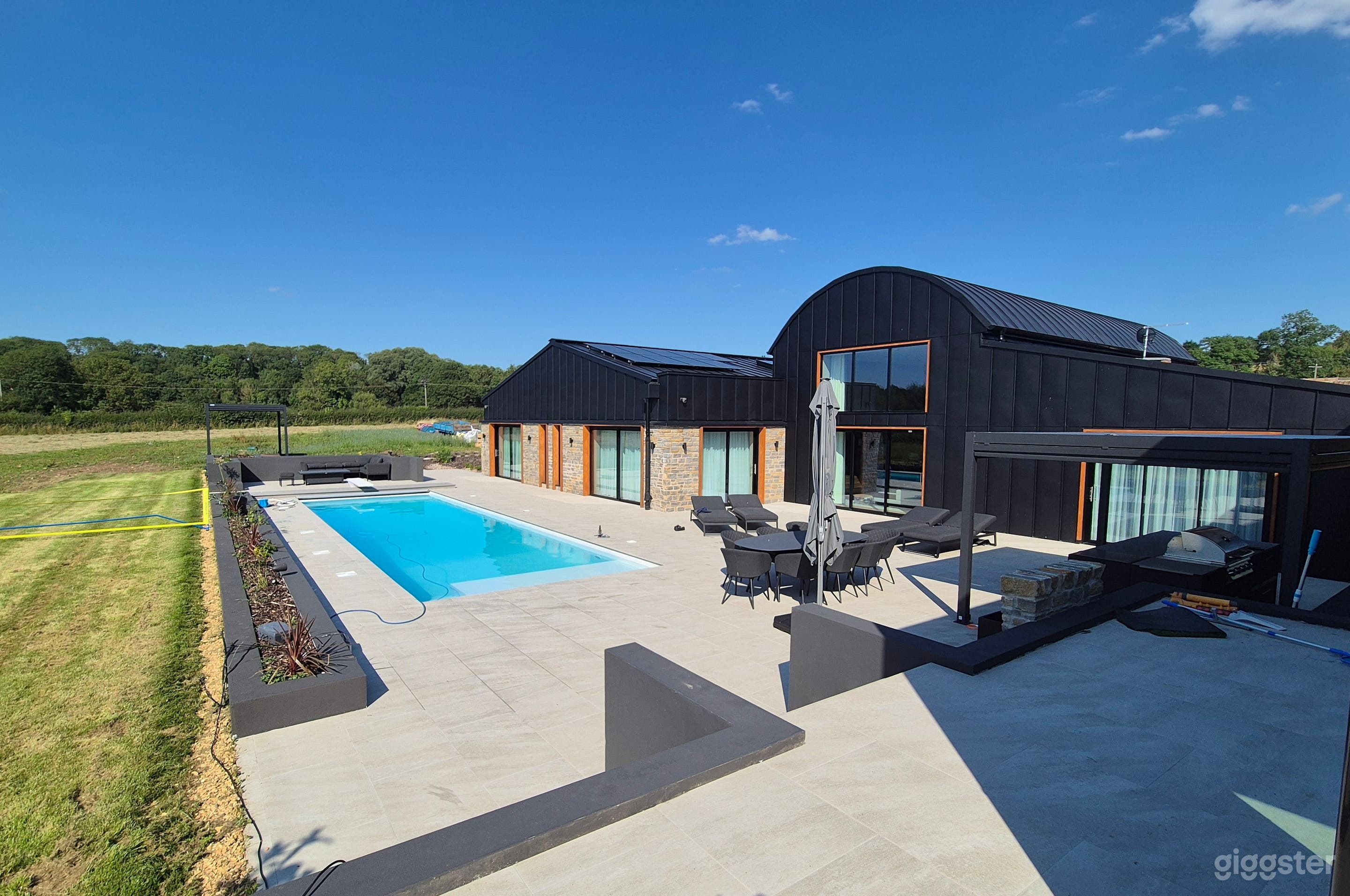 Lux Cotswold Barn with Pool + Gym + Terrace + Land Photo 2