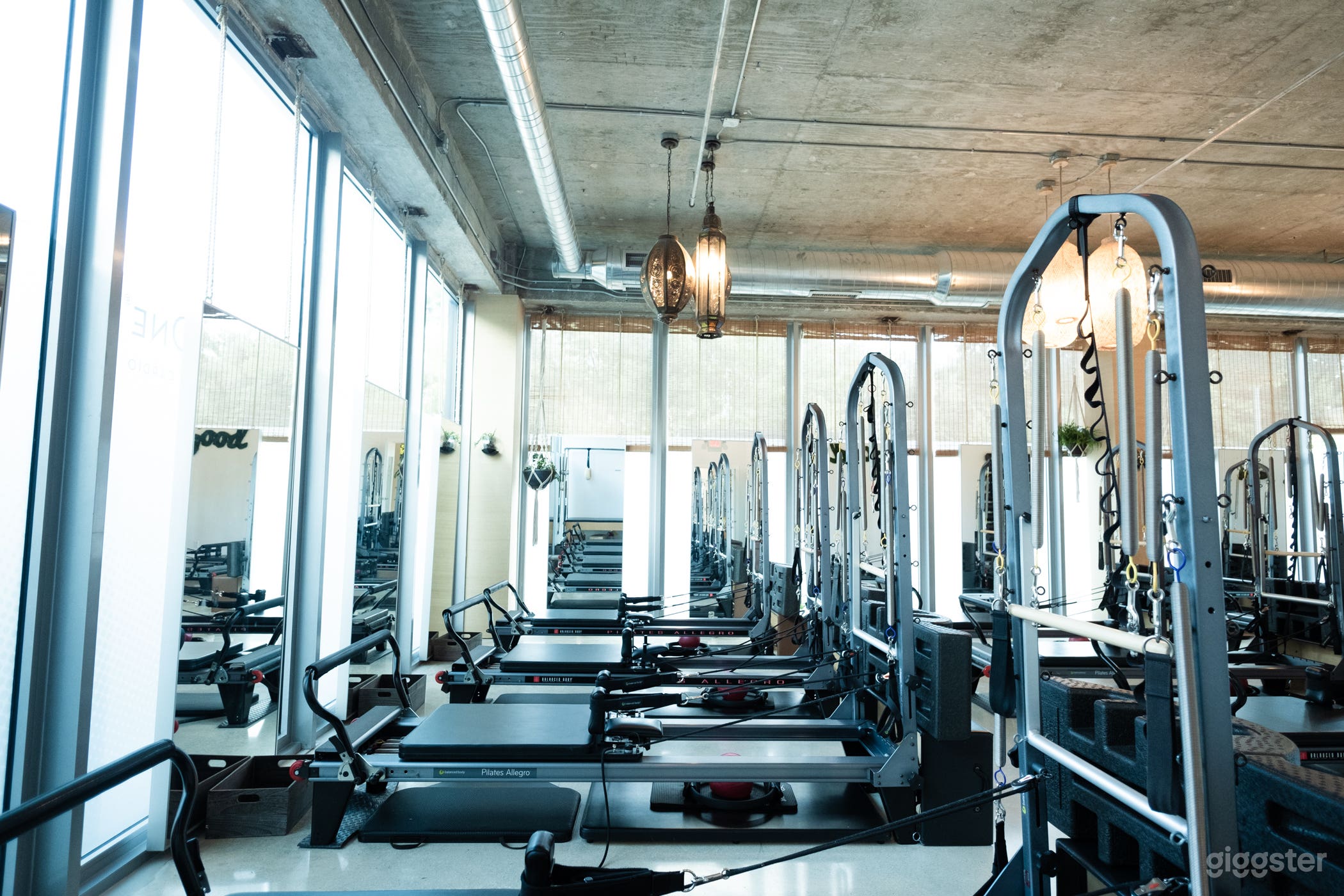 Video/Photo- Beautiful lofty workout space Photo 3