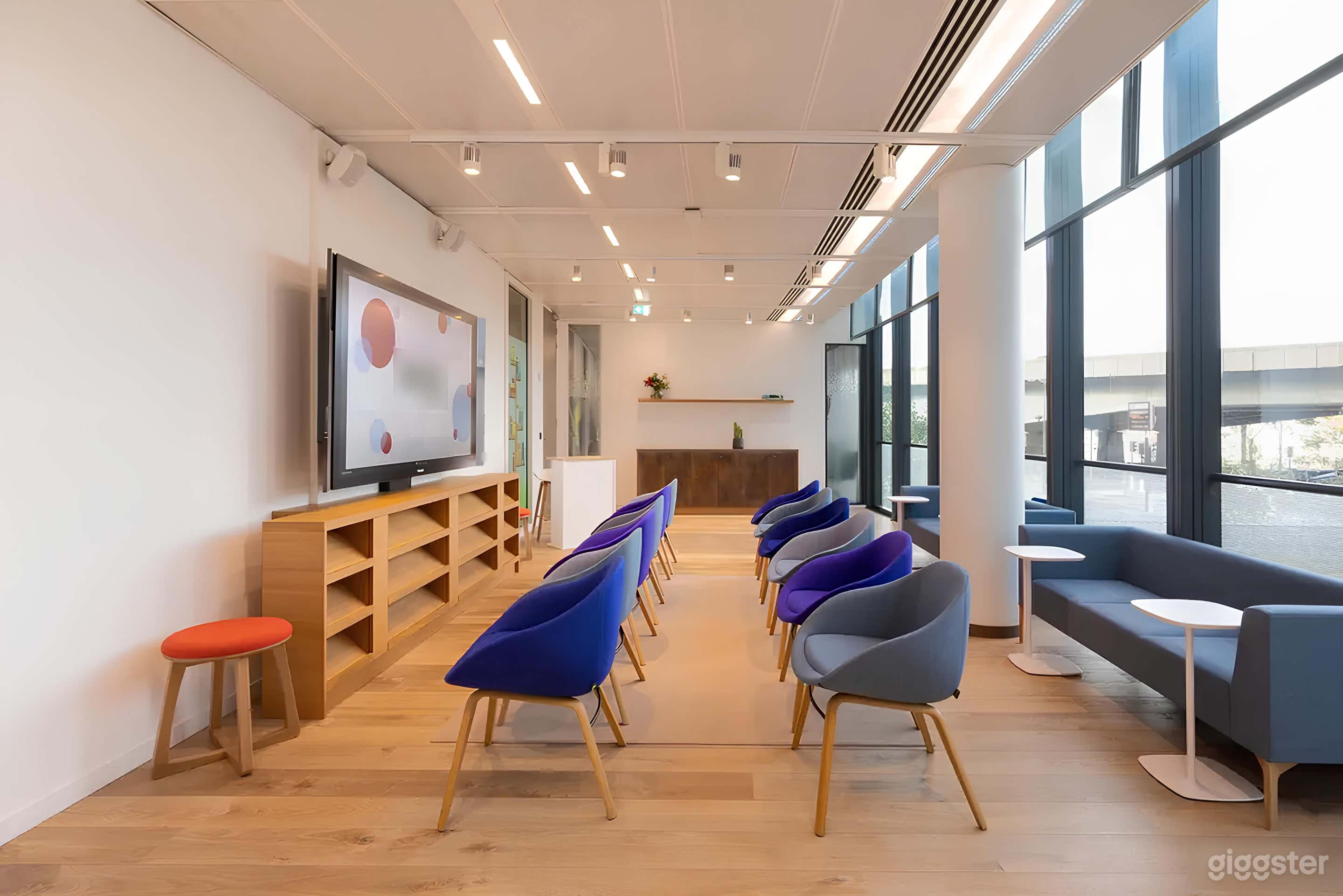 Photo de Espace moderne pour événements et tournages 1