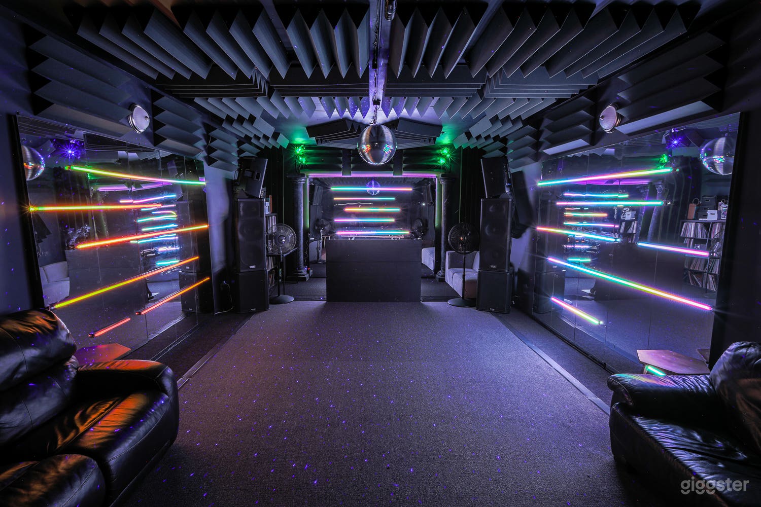 Large Stylized Warehouse Space & Soundproofed Room Photo 1