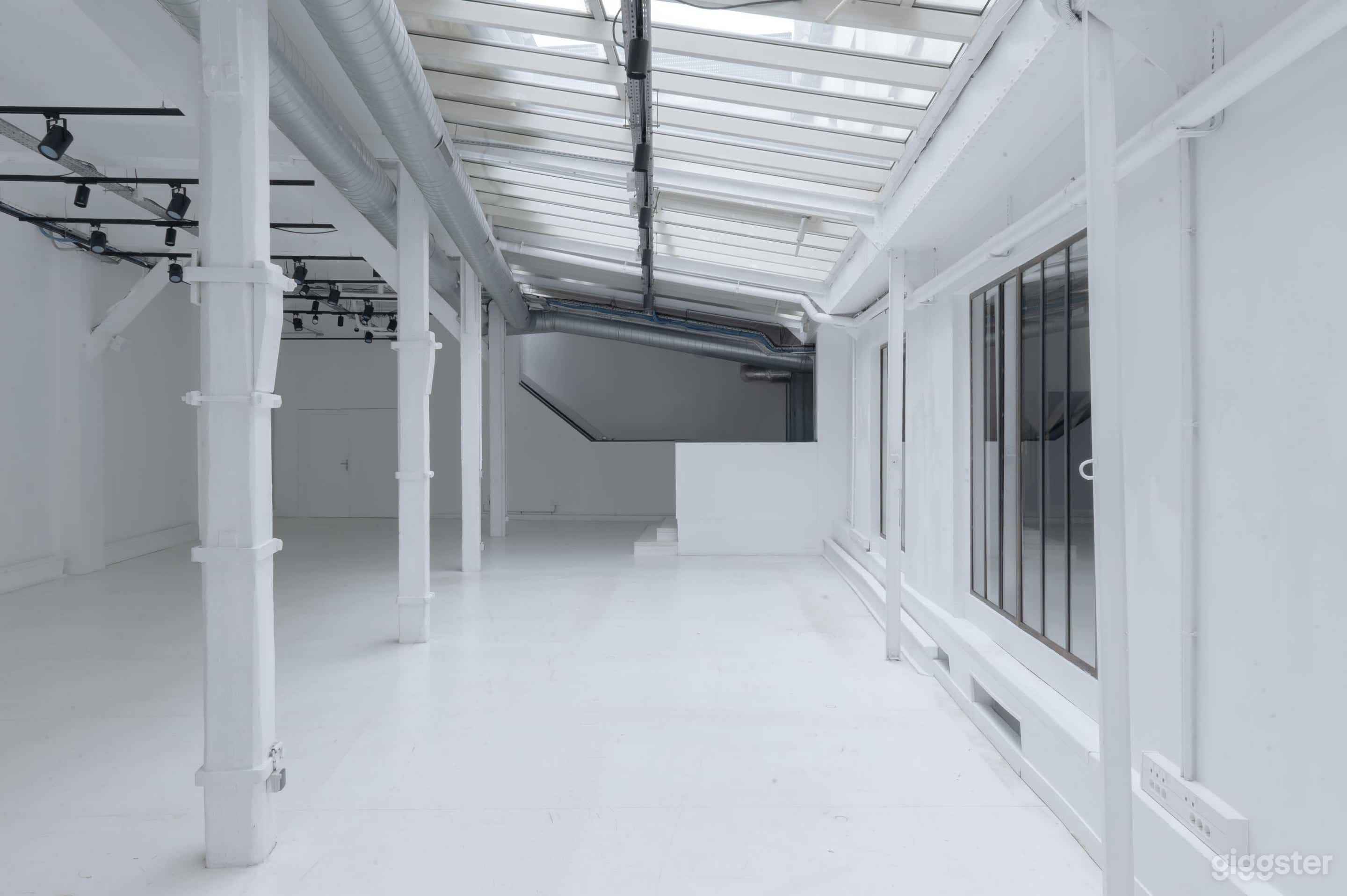 200m² Showroom in Paris Photo 1