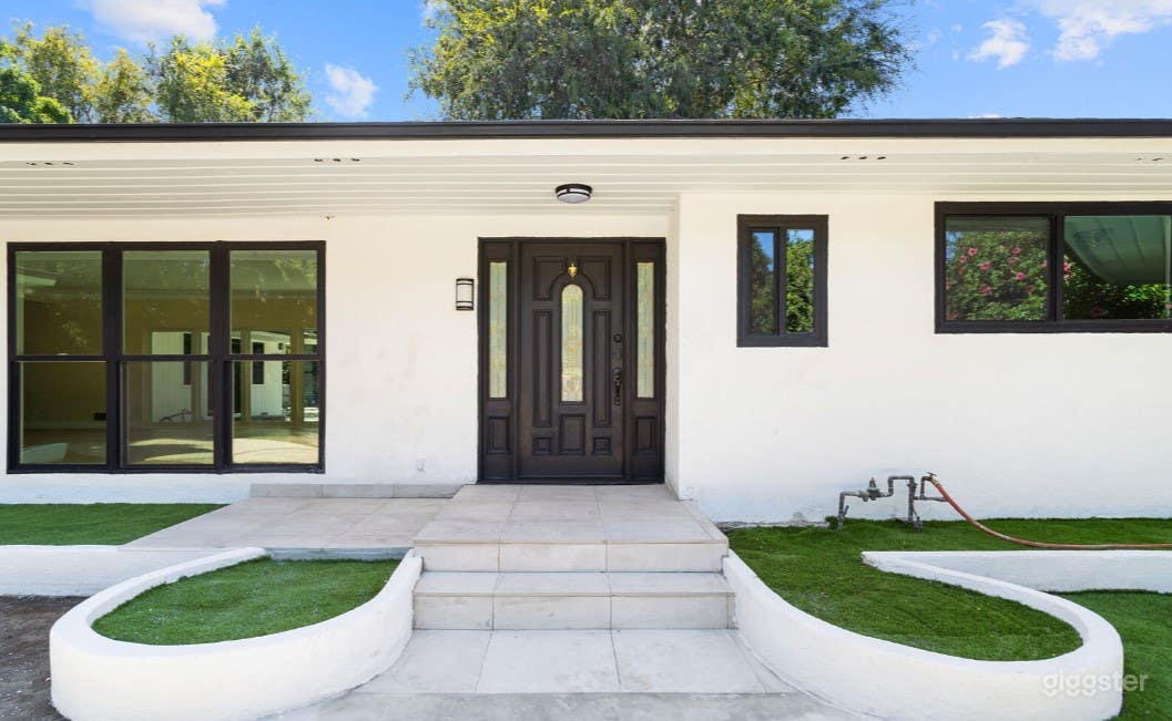 Stunning Dream House Photo 1