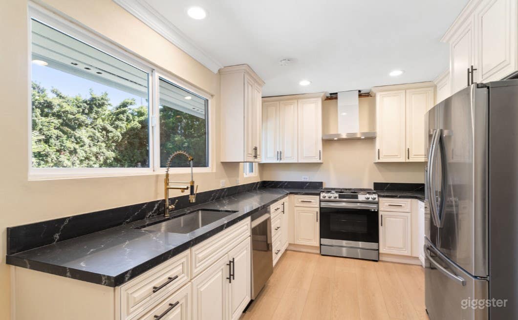 Stunning Dream House Photo 4