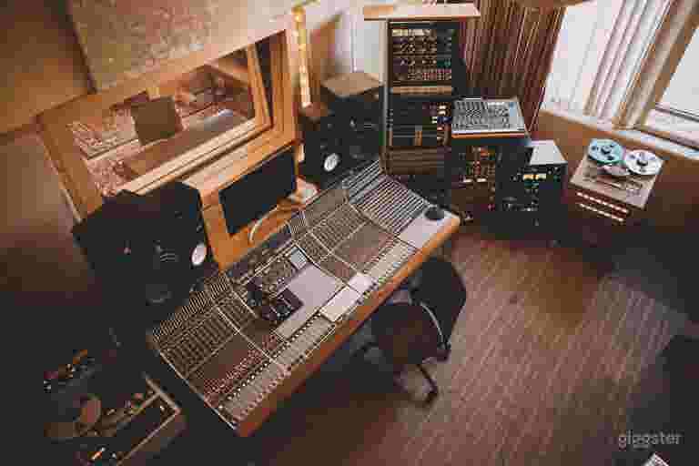  Recording Studio w/ Spacious Loft 