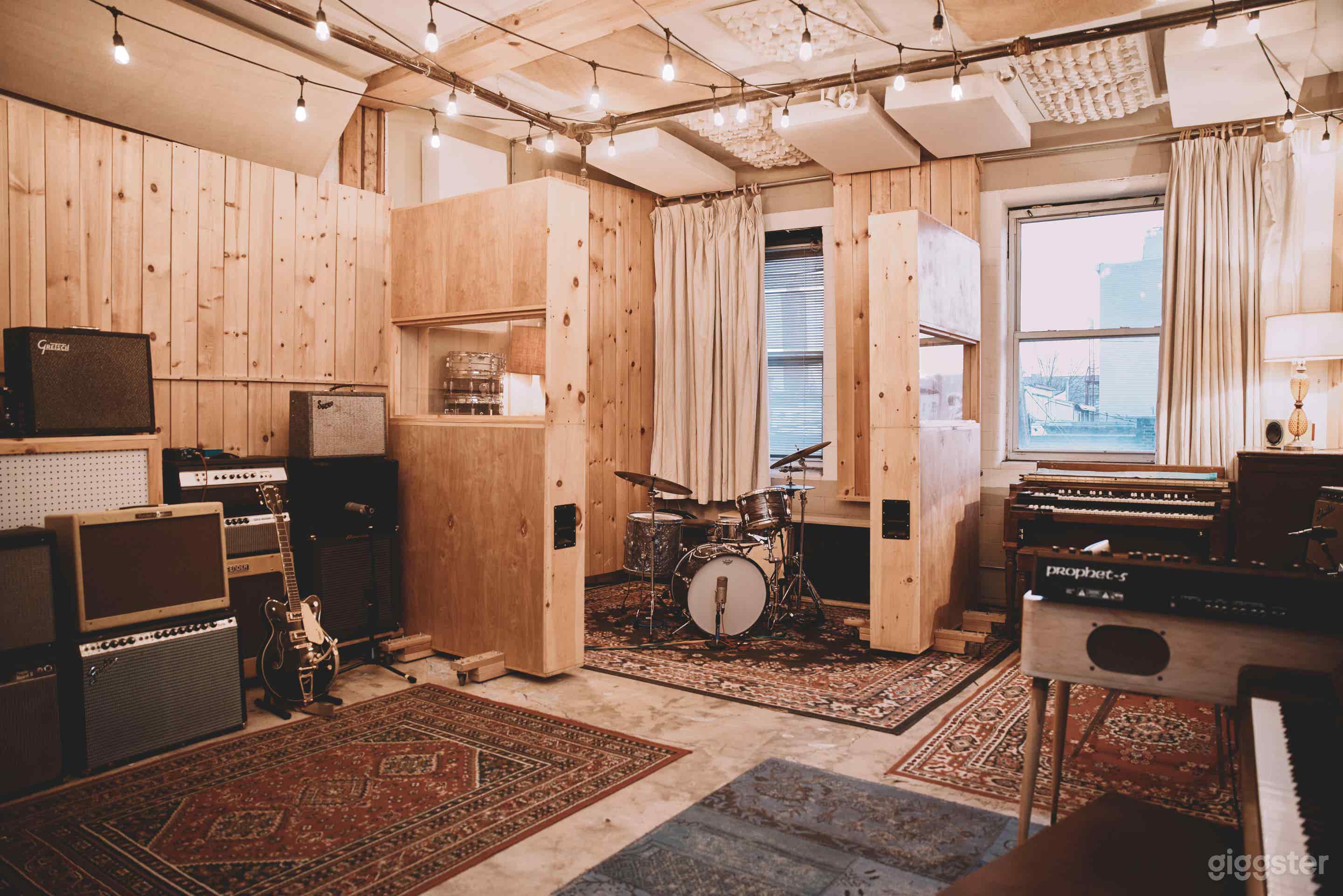 Recording Studio w/ Spacious Loft Photo 3