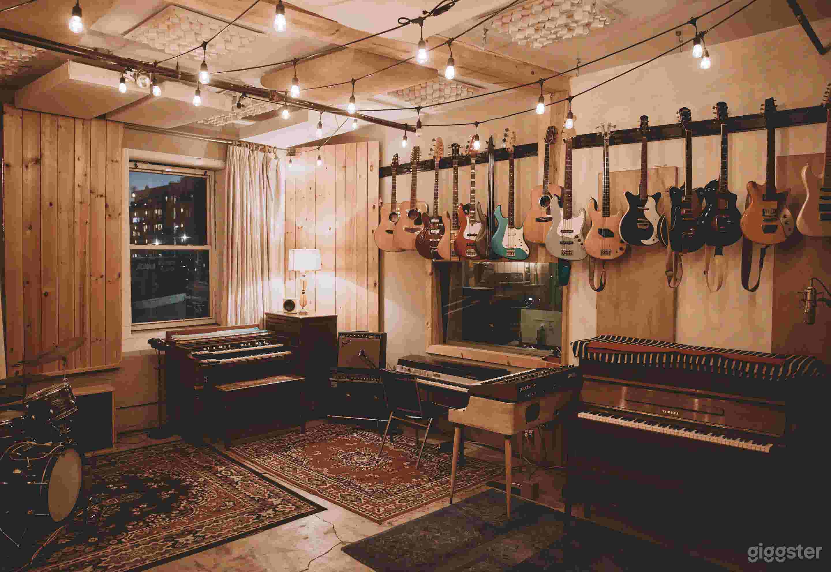 Recording Studio w/ Spacious Loft Photo 1