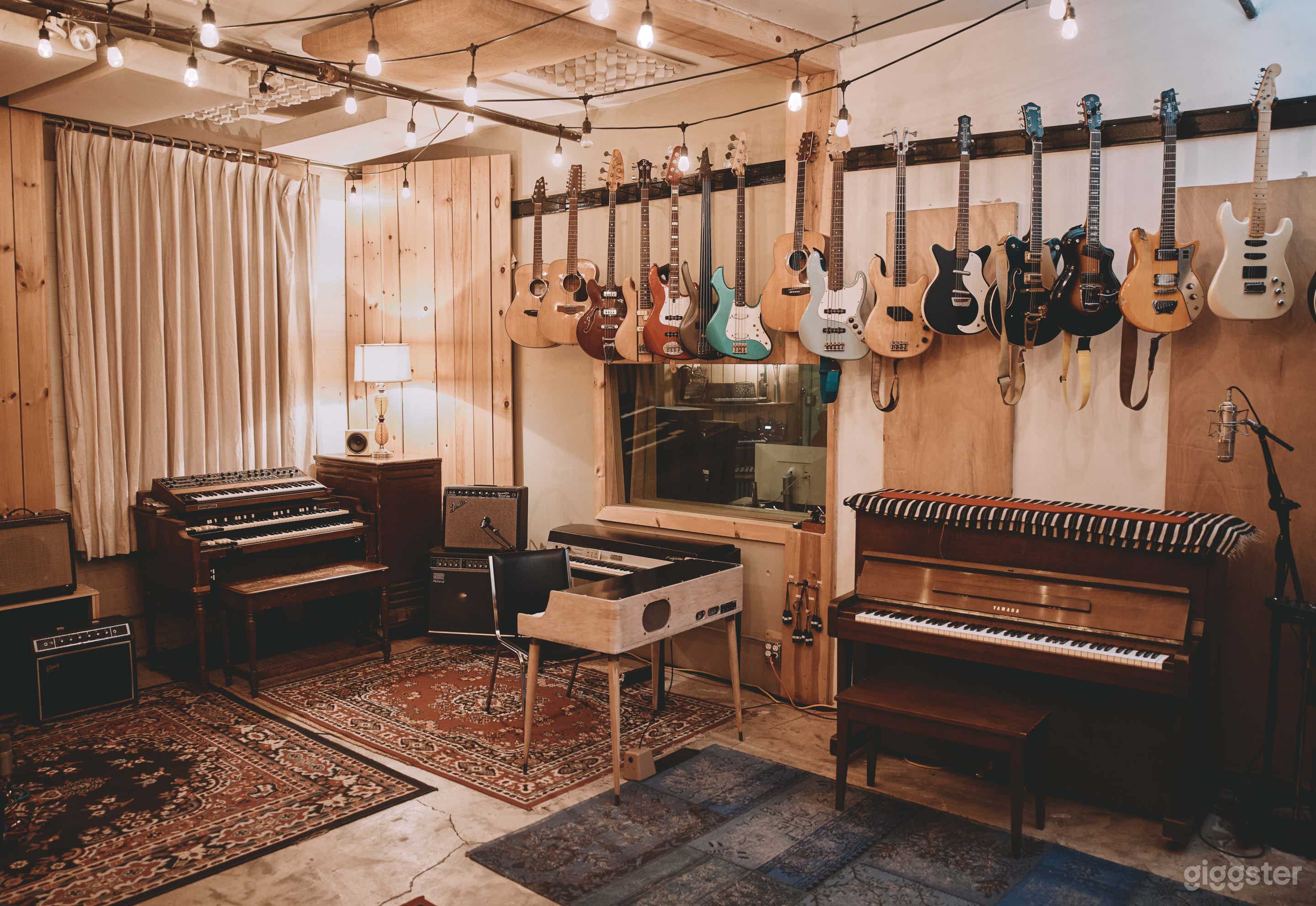 Recording Studio w/ Spacious Loft Photo 2