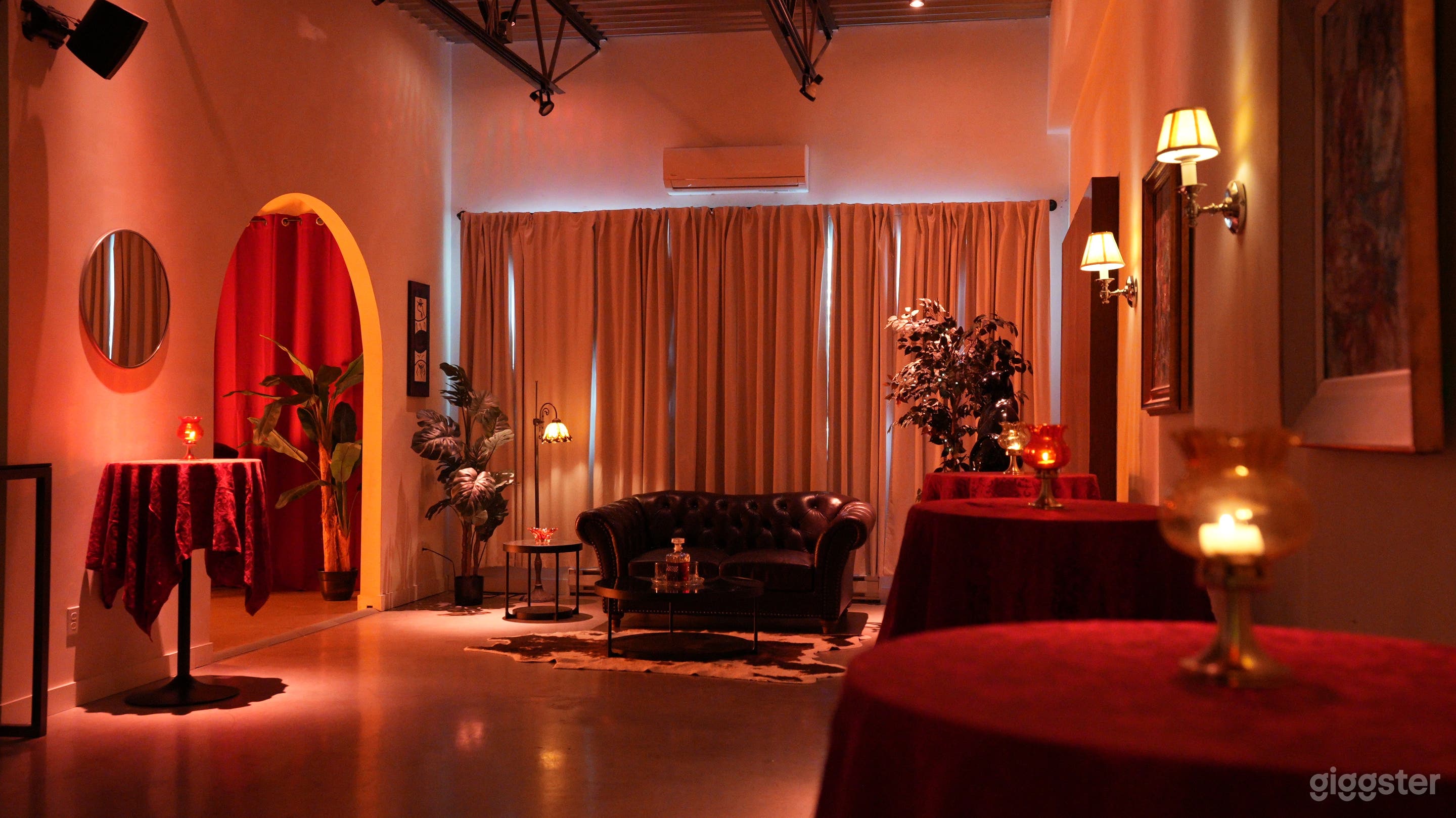 Private Event Space / Espace privé pour événements et soirée Photo 1