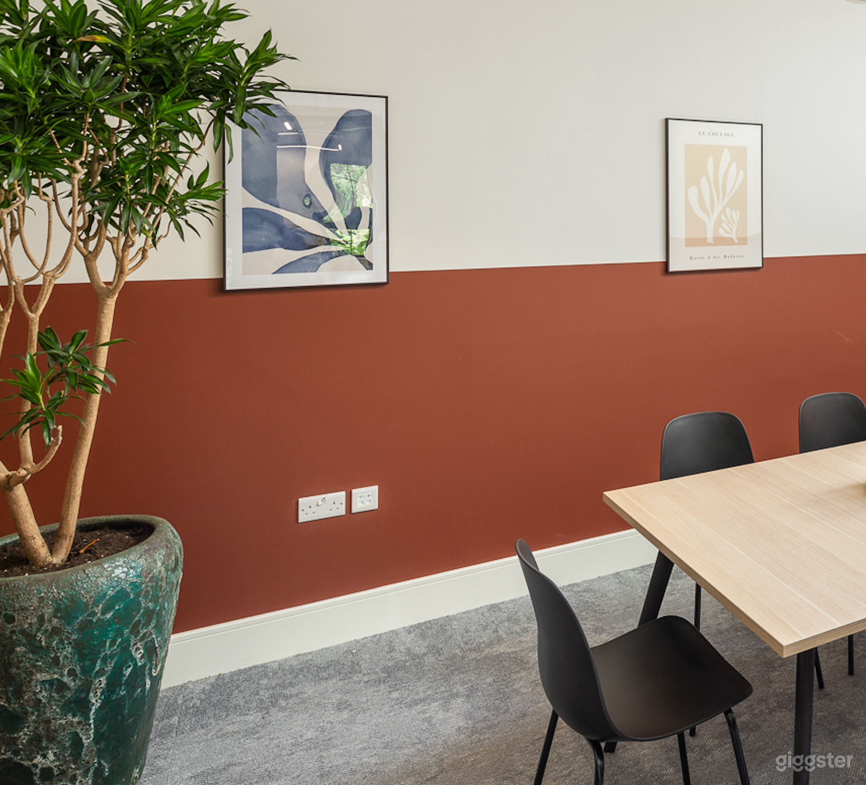 The Larry Room Good for 10 Persons Photo 4