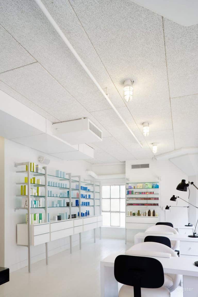  Pamper Yourself Space: Massage, Wax and Nail Spa 