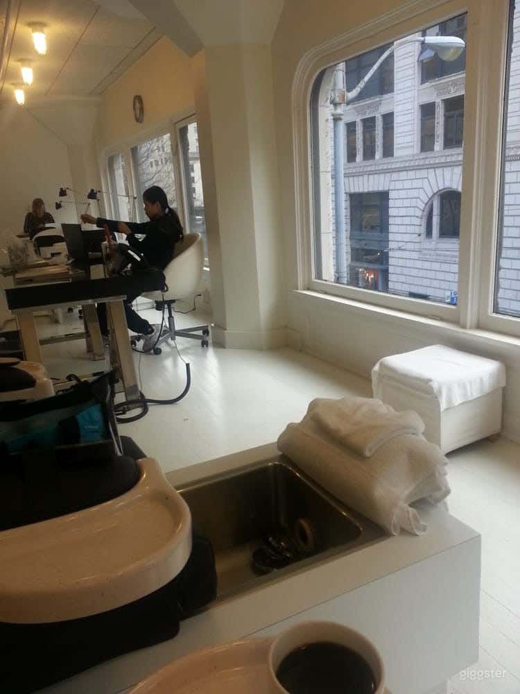  Pamper Yourself Space: Massage, Wax and Nail Spa 