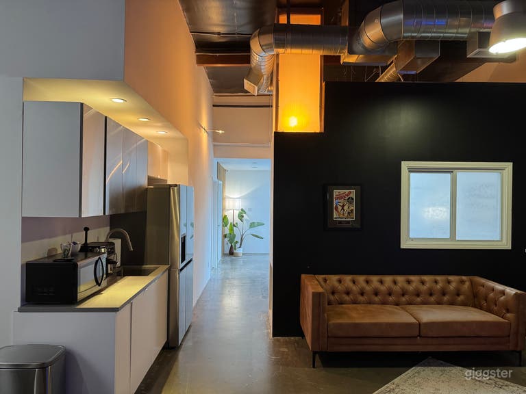  Versatile Recording Studio w/ Meeting Area 