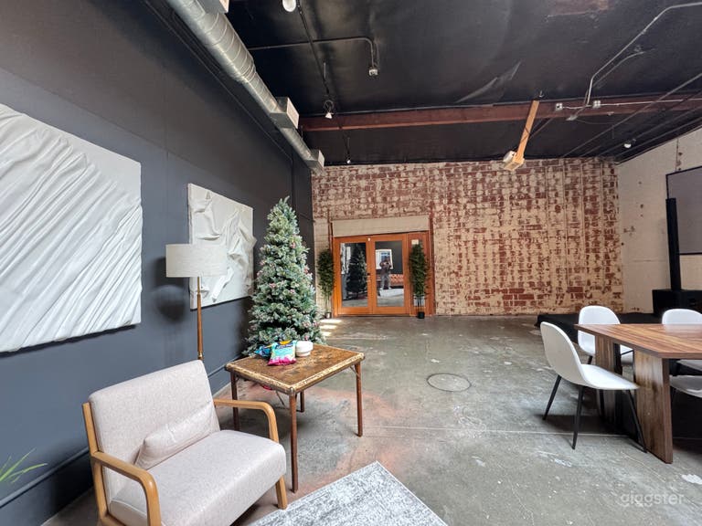  Versatile Recording Studio w/ Meeting Area 