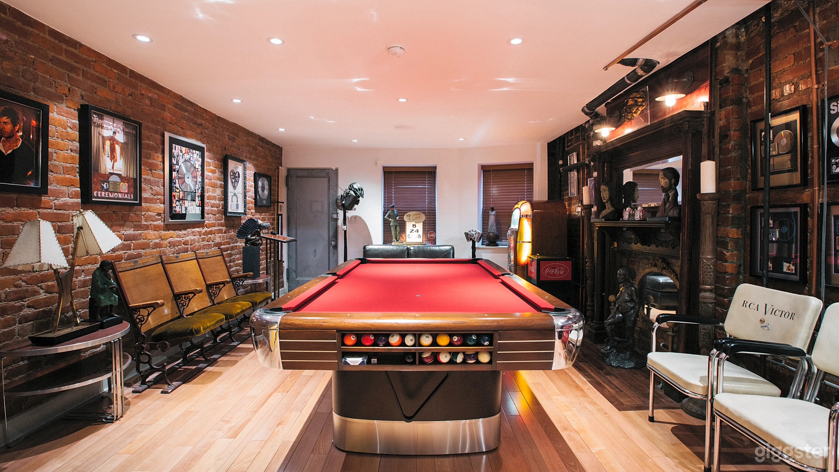 The Pool Room Photo 1