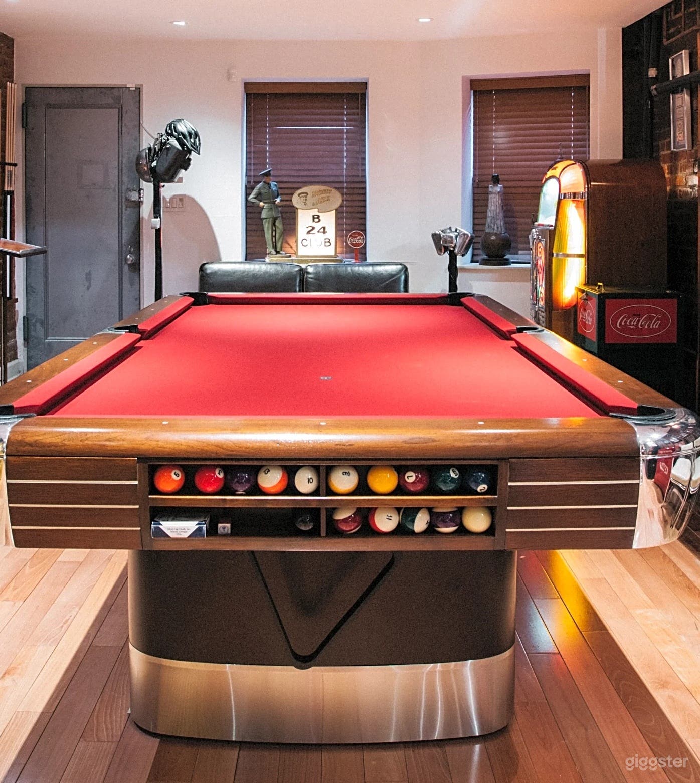 The Pool Room Photo 4