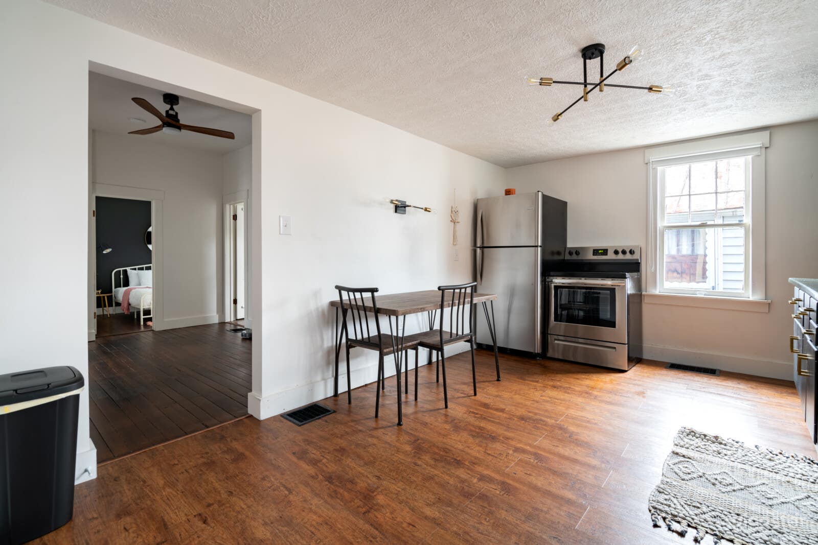 Jungle Thyme, CENTRAL DOWNTOWN HOME (3BR LOFT/APT) Photo 3