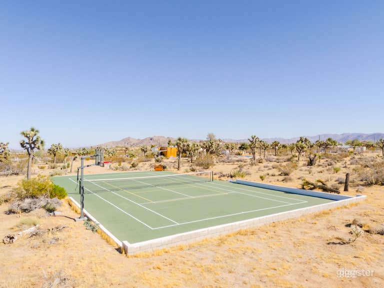  DESERT DREAMSCAPE TENNIS COURT 