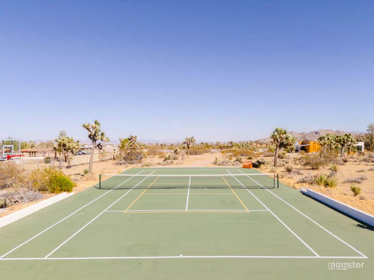  DESERT DREAMSCAPE TENNIS COURT 