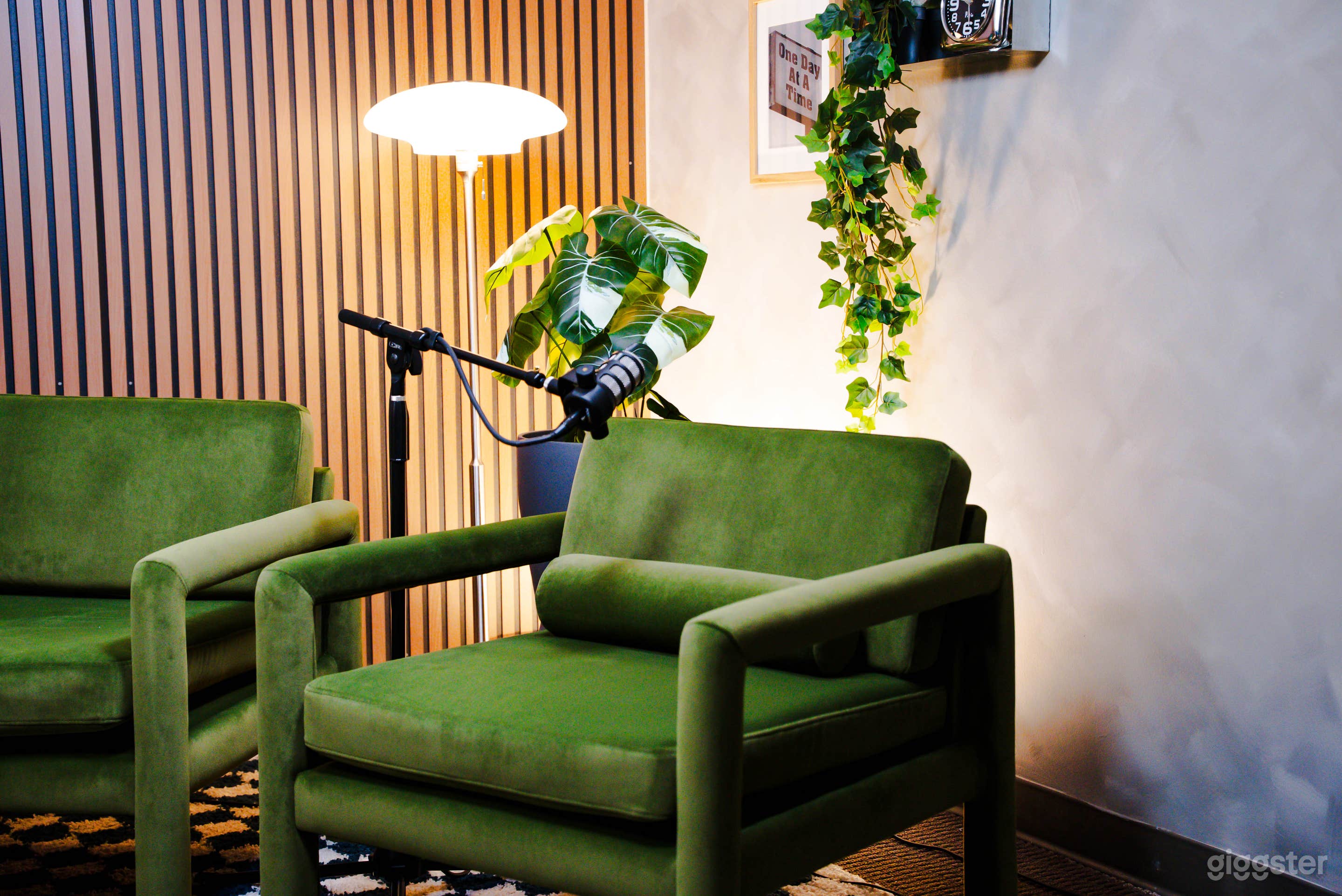 Pre-Lit Upscale Podcast Recording Studio - BURANK Photo 2