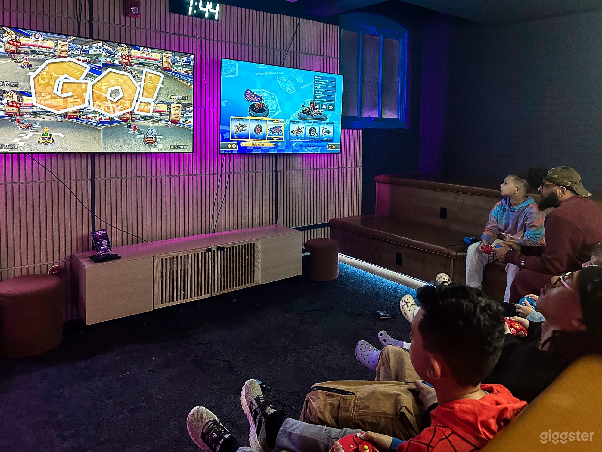 GameVerse Lounge: Console, VR &amp; Chill Zone Photo 3