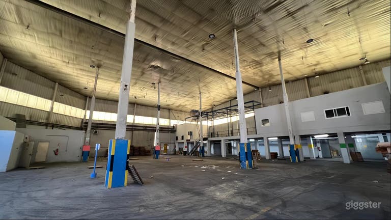  Almacén C - Espacio Industrial de 2,500m² con Techos de 16m 