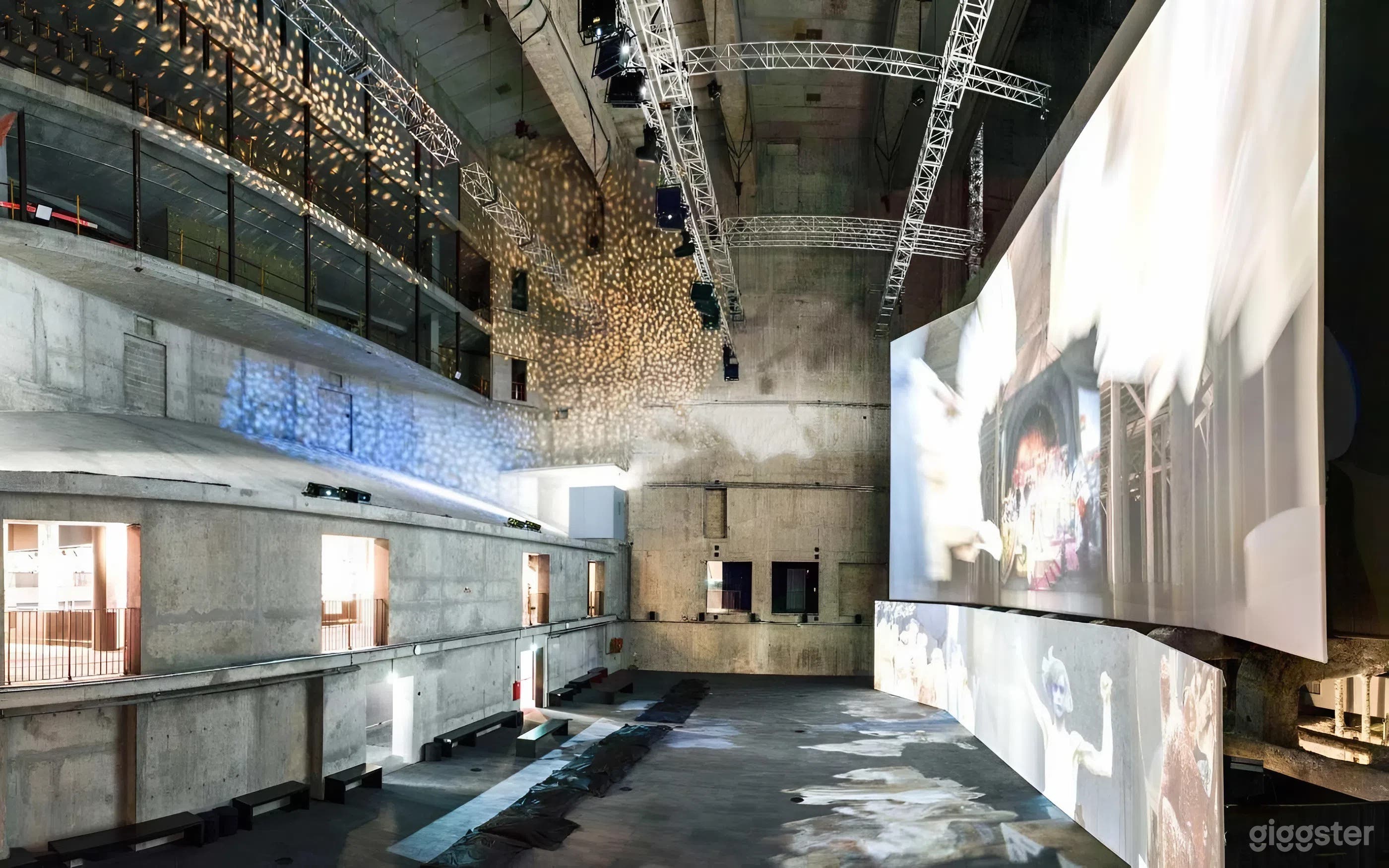 Immersive Concrete Hall with 300+ Guest Capacity in Bastille Photo 1