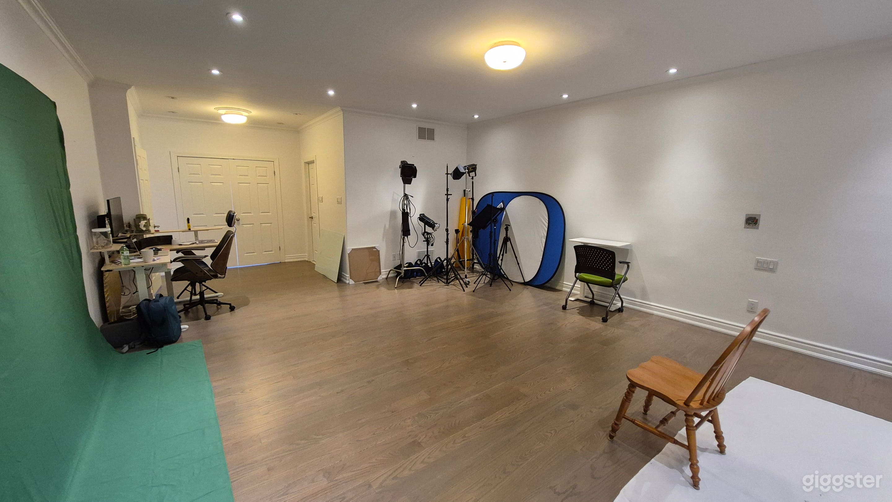Versatile Photography Studio in Markham Photo 2